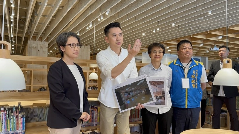 蕭美琴參訪竹北市圖書館福德分館　稱感動又驚艷