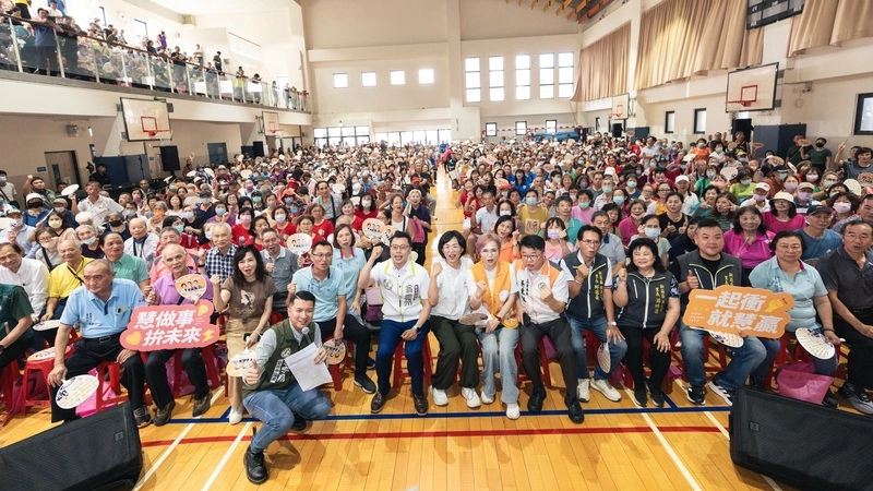 李四川蔣萬安與民眾戲水　蘇巧慧座談新莊觀光願景