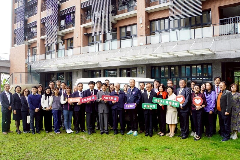 大葉大學獲贈福祉車　提升社區照護便利