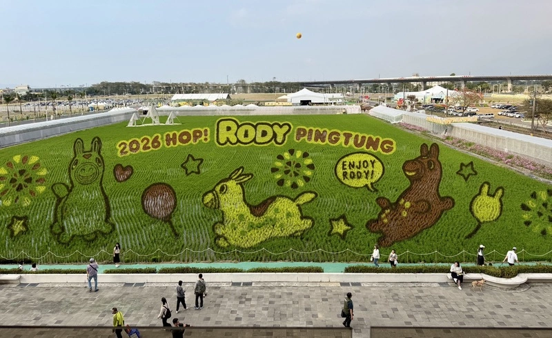 屏東熱博開幕　跳跳馬RODY彩繪稻田吸睛