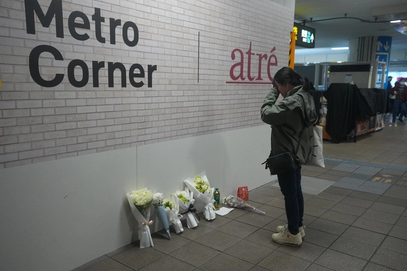 張文隨機攻擊案　M8出口放置鮮花悼念（2）