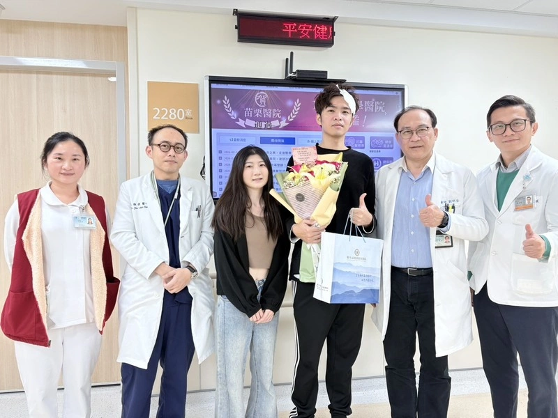 遭持刀男砍傷苗栗員警恢復良好　出院返家過年