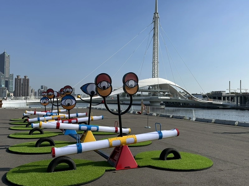 高雄駁二「好奇翹翹板」　遭破壞暫停開放