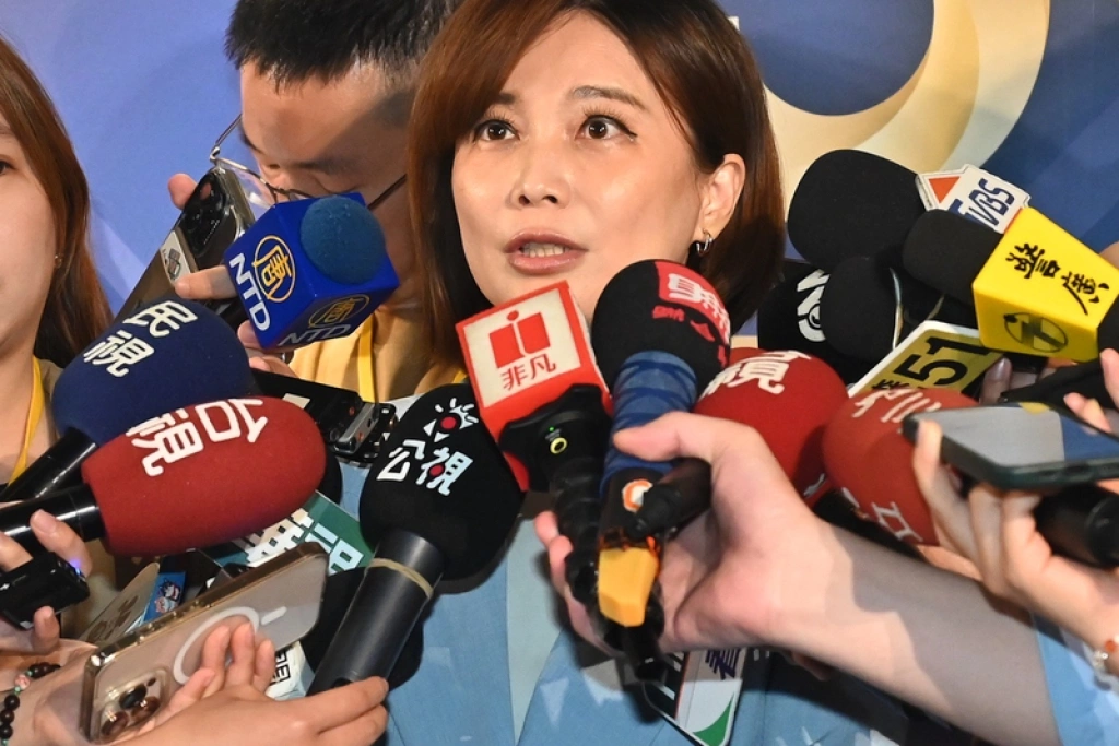 府：藍縣市首長開反毒油會議　不妨公布近年稽查成果