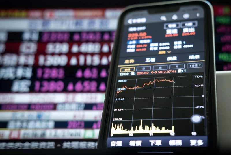 台股早盤勁揚400點（2）