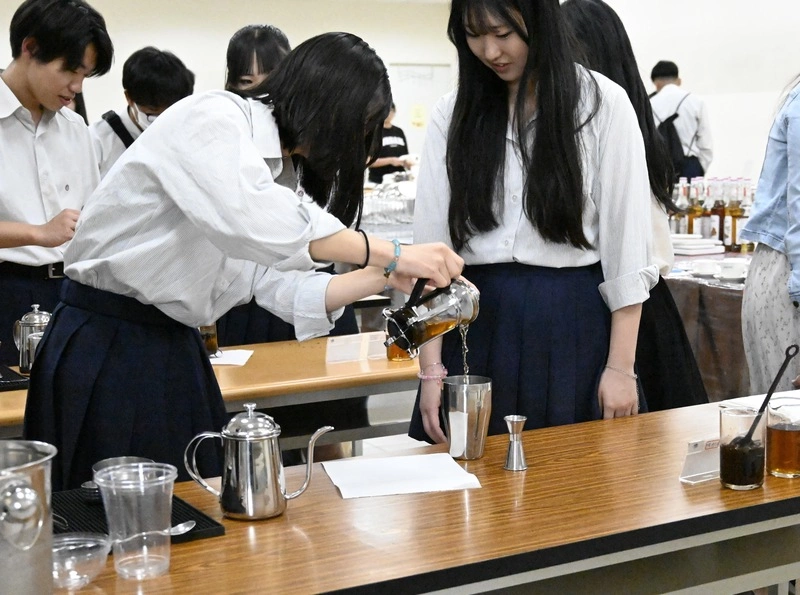 日本大和西高校師生訪竹市光復高中　體驗絹印等實作