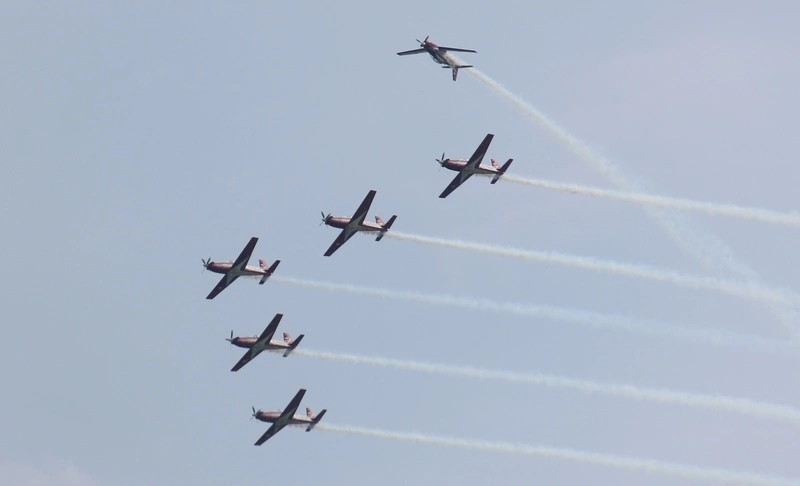 新加坡航展  F-35亮相多國機隊高難度預演吸睛