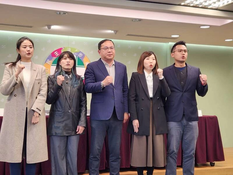 綠：藍白擋總預算為難通勤族