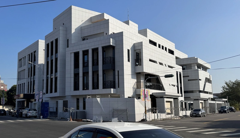 帶網紅開箱豪宅掀熱議　謝典霖：讓好奇的人有解答