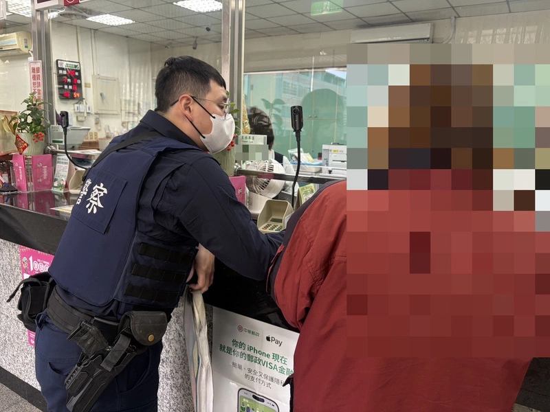 男網友稱母病需醫療費　台中女欲匯8萬元警阻詐