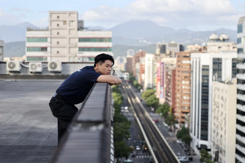 柯煒林誠惶誠恐拍「大濛」