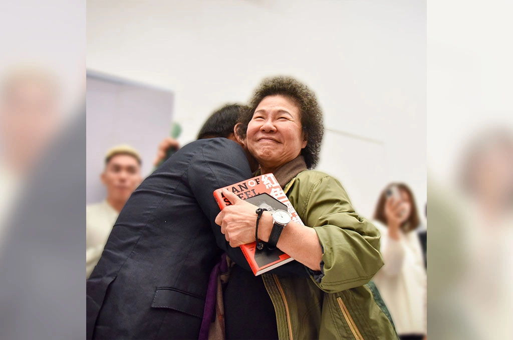 陳菊「責任心重」病後多次請辭...潘孟安發與菊姐相擁照：看到她被潑無數髒水萬般不捨