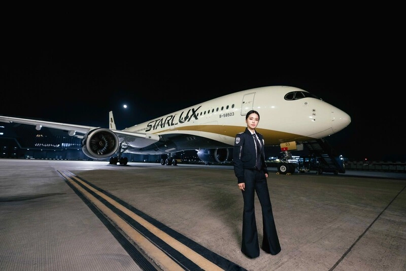 蔡依林穿機長制服現身　星宇布拉格航線25日開賣