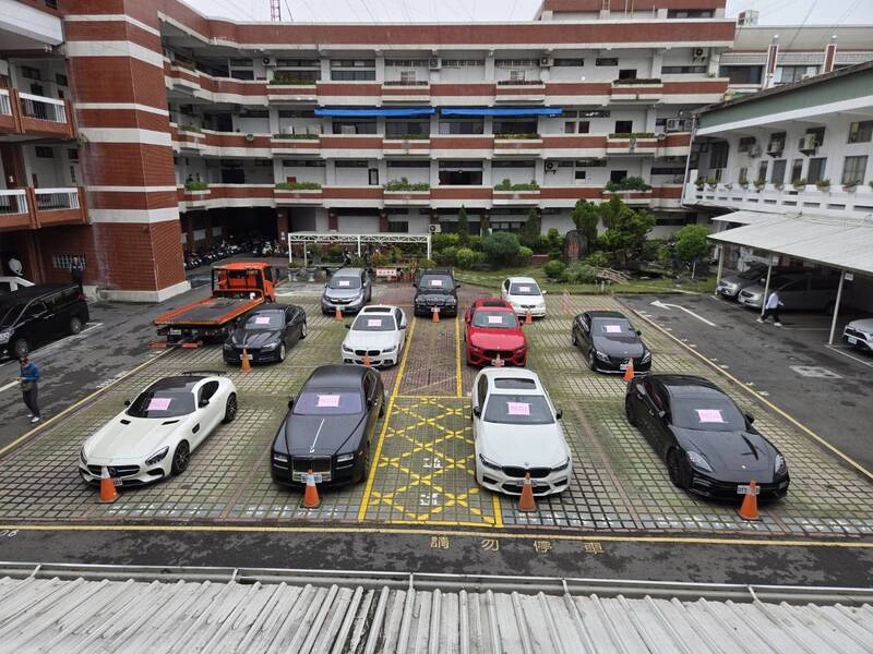 屏東警方公布打詐專案成果　查扣多部車輛