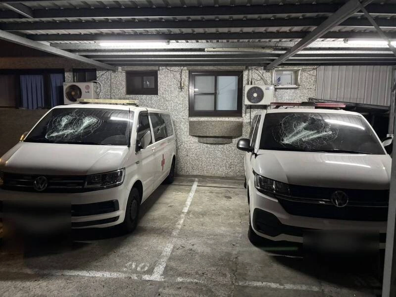 屏東救護車遭砸　警方追查涉案人