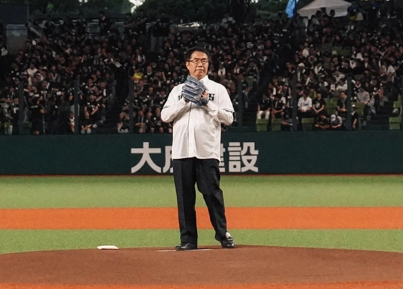 日職埼玉西武獅主場辦台南觀光日　黃偉哲現身開球