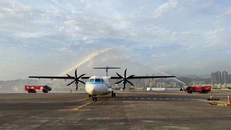 華信航空ATR新機抵台