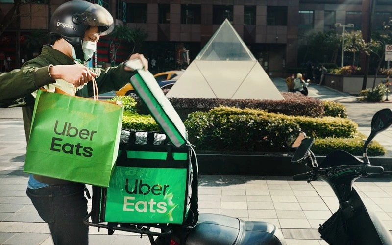向外送員收媒合費？Uber Eats：目前無規劃