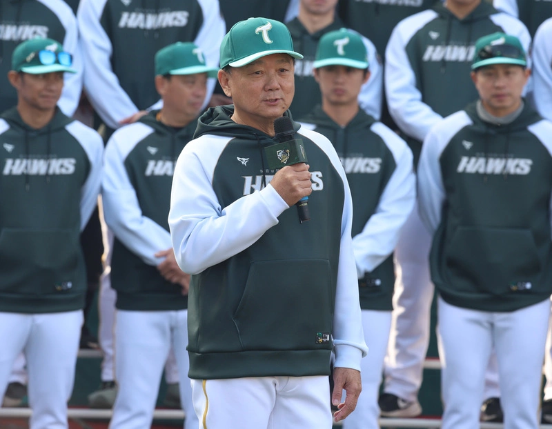 台鋼雄鷹開訓典禮　總教練洪一中致詞