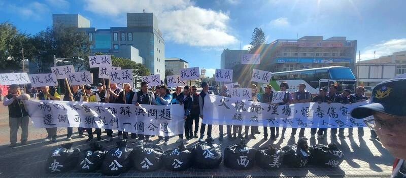 澎湖垃圾掩埋場大火　燒出民眾怒火（1）