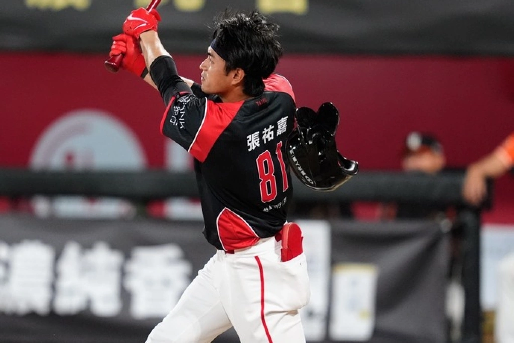 龍隊落後6分打到逆轉勝　葉總：球員太強了