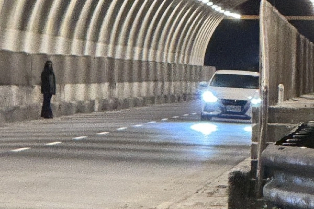 長髮黑衣女基隆隧道拍靈異短片　嚇壞騎士挨罰