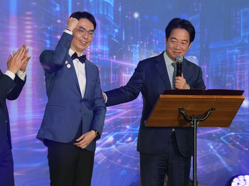 出席大台北國際牙展　賴總統盼牙醫界挺温世政