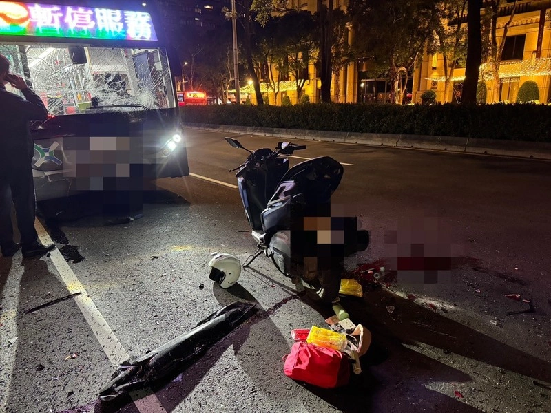 北市公車疑未注意前方追撞2車　女騎士重傷