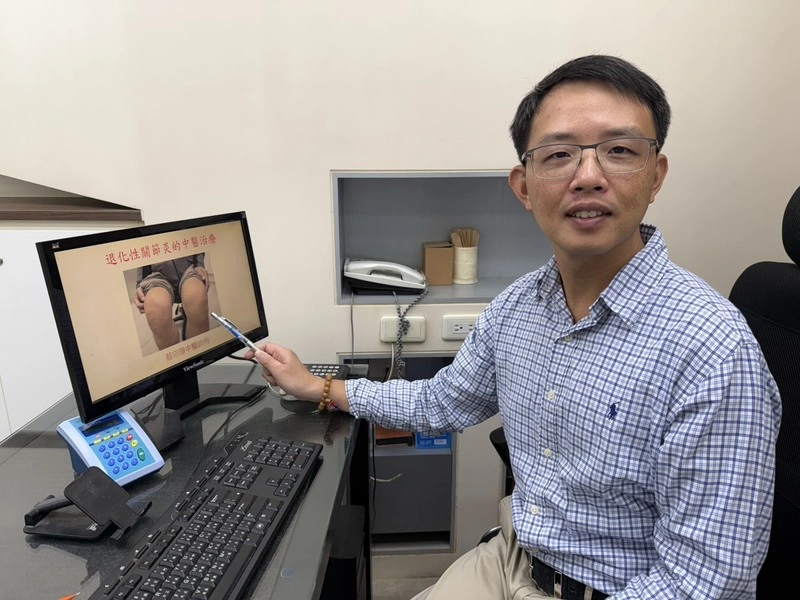 針灸合併內服中藥　緩解男子膝痛難行走