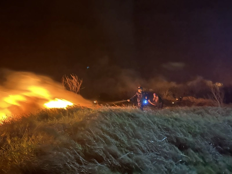 澎湖望安雜草火警　警消岸巡等單位全力搶救